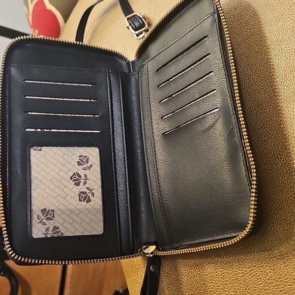 Carr Ken Black Crossbody Cell Phone Purse with Wallet/Gold Details, Great Gift! - Picture 5 of 8